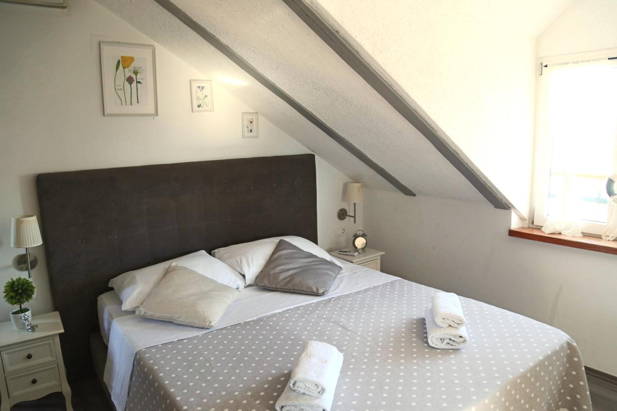 XIV Century Rooms Kaštela Værelse billede