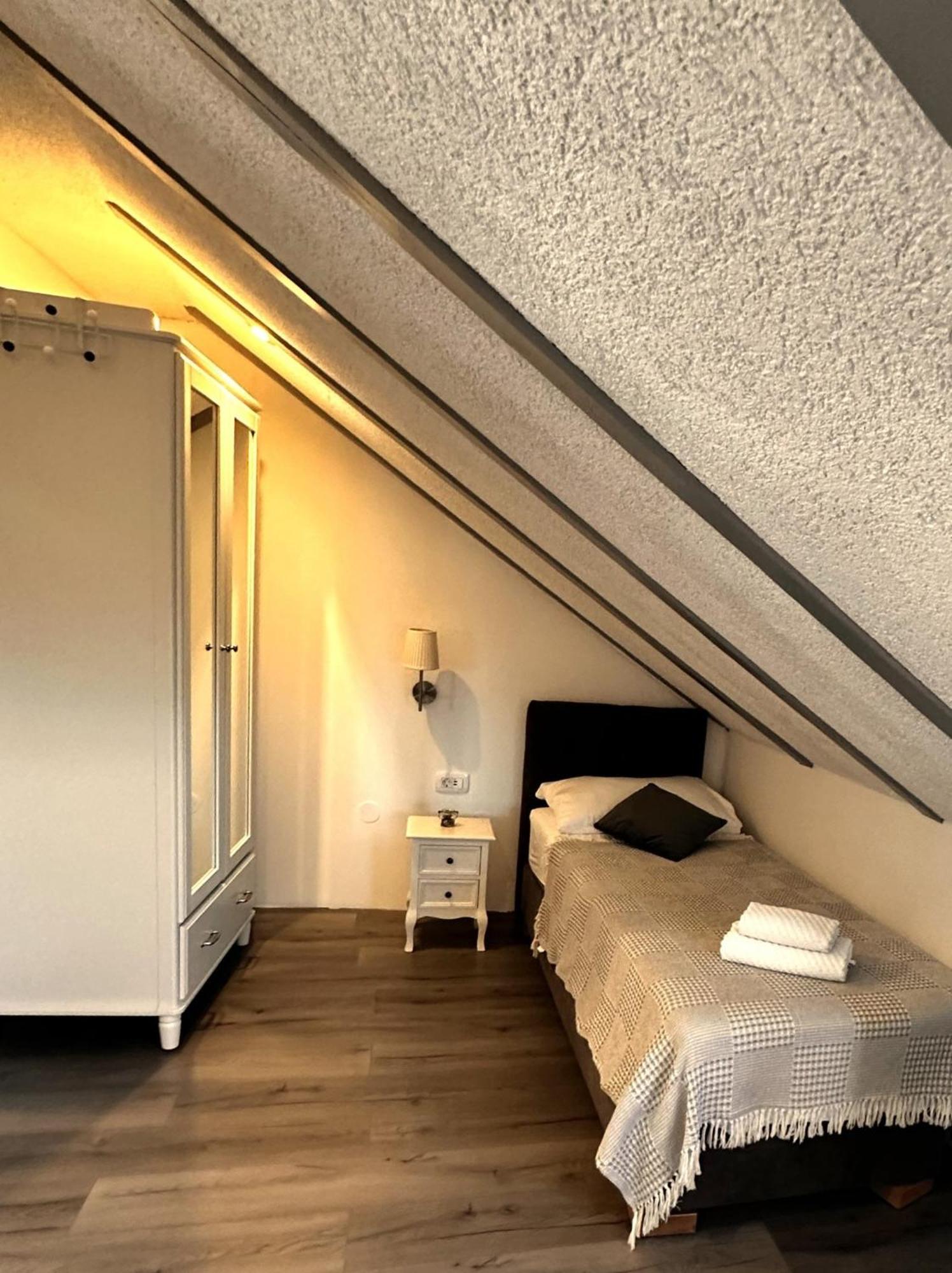 XIV Century Rooms Kaštela Eksteriør billede