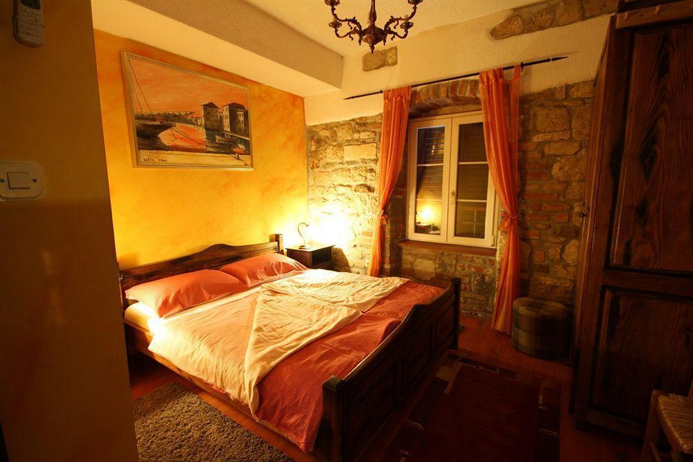 XIV Century Rooms Kaštela Eksteriør billede