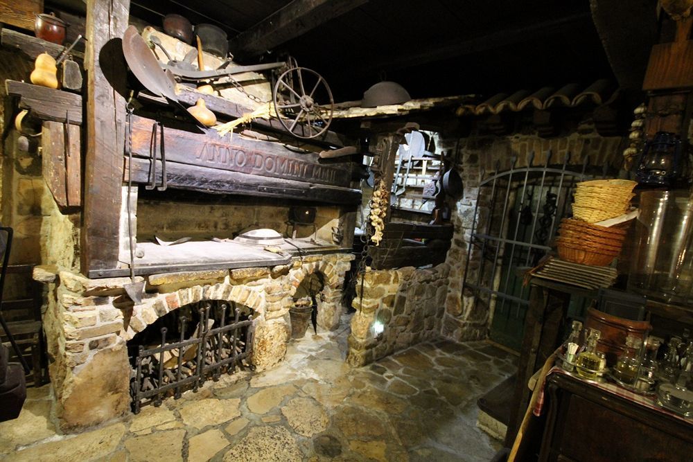 XIV Century Rooms Kaštela Eksteriør billede